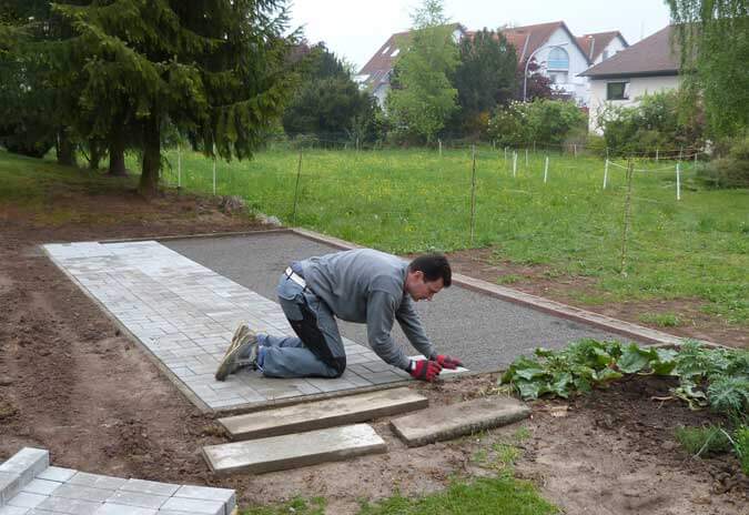 ein Plattenfundament entsteht Fundament wird gepflastert
