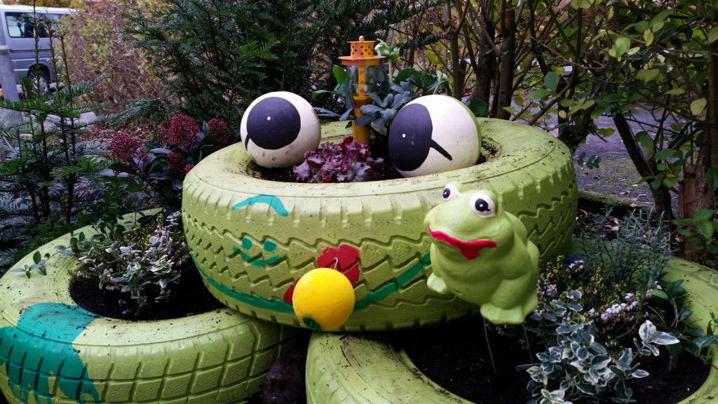 Frosch-Deko aus Reifen