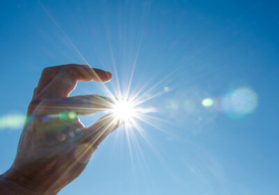 Solaranlage Gartenhaus: Sonnenstrom und Sonnenwärme gratis! Sonnenenergie nutzen