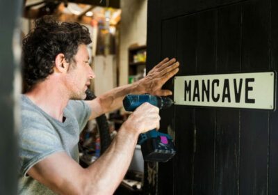 Männerhöhle einrichten: 10 Man Cave Ideen Mann Bohrer Schild
