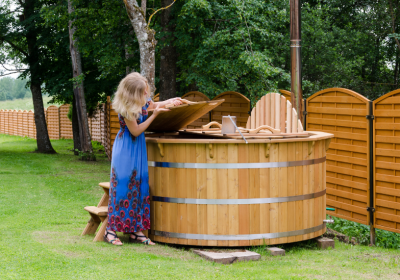 Whirlpool abdecken oder offen lassen? Wir klären auf! Whirlpool abdecken oder offen lassen