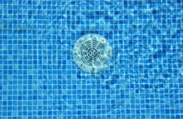 Pool Bodenablauf eingebaut