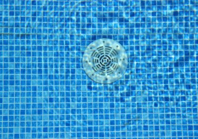 Pool Bodenablauf eingebaut